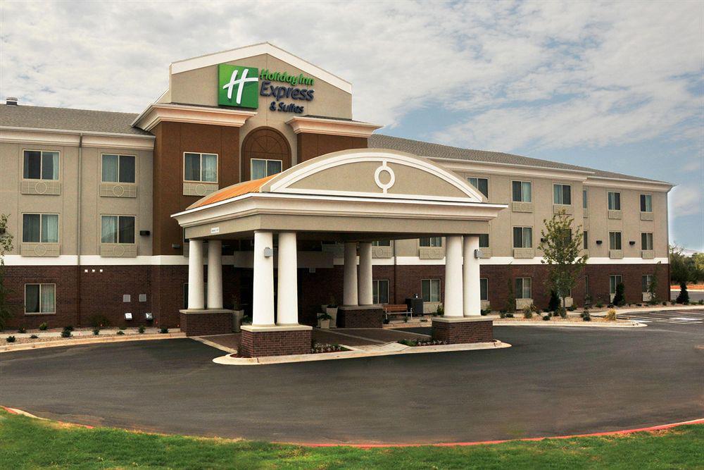 Holiday Inn Express & Suites Clinton By Ihg מראה חיצוני תמונה