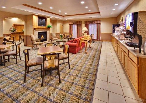 Holiday Inn Express & Suites Clinton By Ihg מראה חיצוני תמונה