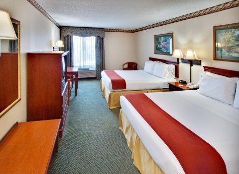 Holiday Inn Express & Suites Clinton By Ihg מראה חיצוני תמונה