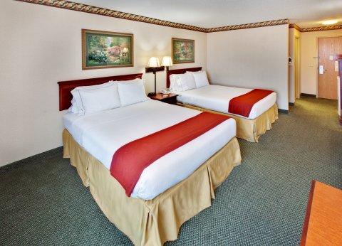 Holiday Inn Express & Suites Clinton By Ihg מראה חיצוני תמונה