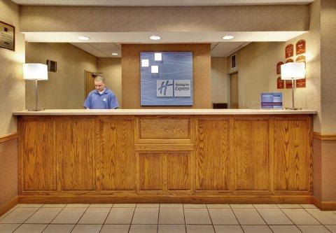 Holiday Inn Express & Suites Clinton By Ihg מראה חיצוני תמונה