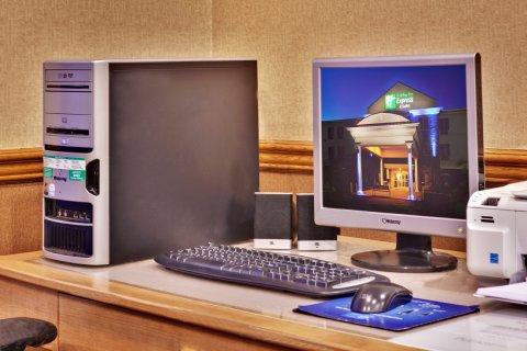 Holiday Inn Express & Suites Clinton By Ihg מראה חיצוני תמונה