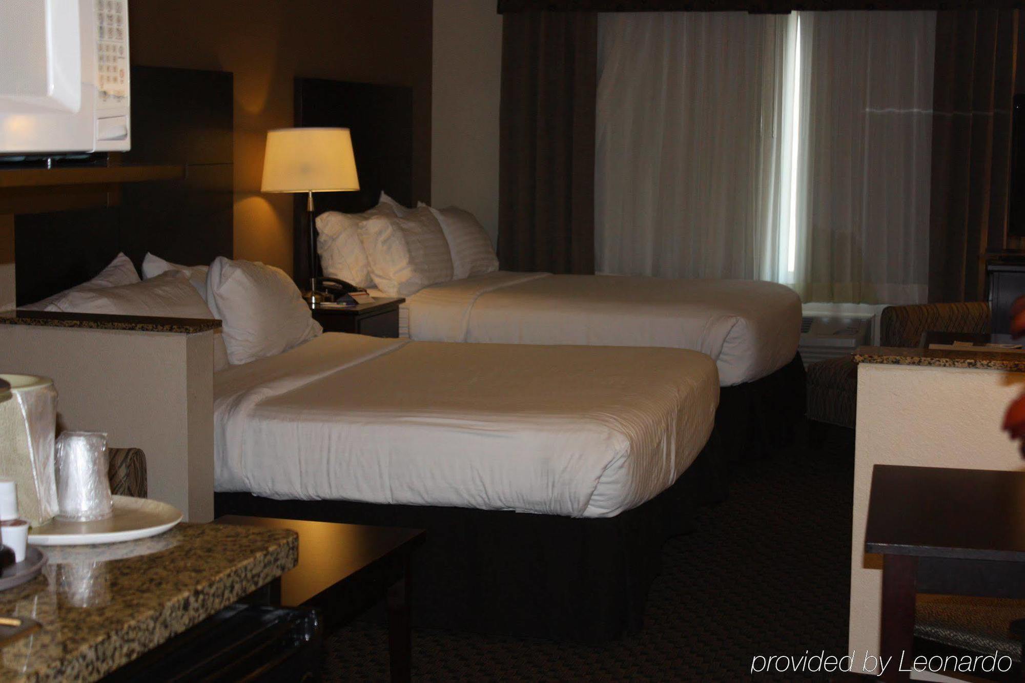 Holiday Inn Express & Suites Clinton By Ihg מראה חיצוני תמונה